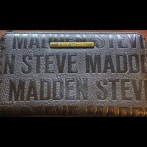 Steve Madden Wallet/Wristlet